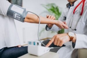 ارتفاع ضغط الدم و تأثيره على صحة العين